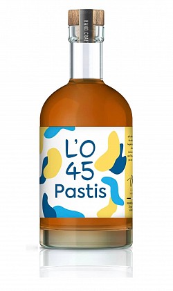 L'O 45 PASTIS Notre Pastis local !   L'agglomération d'Orléans en Région Centre Val de Loire a enfin son anisé.  Elaboré artisanalement avec des arômes naturels, laissez vous séduire par notre recette qui vous désaltéra pendant la période estivale pour vos apéritifs, barbecue et fêtes entre amis.   L’O Pastis 45 est le résultat de l’aromatisation d’un alcool à base de blé 100% français avec des arômes naturels d’anis et de réglisse.        A boire en l’accompagnant d’au moins 5 volumes d’eau bien fraîche, pour une meilleure découverte.
